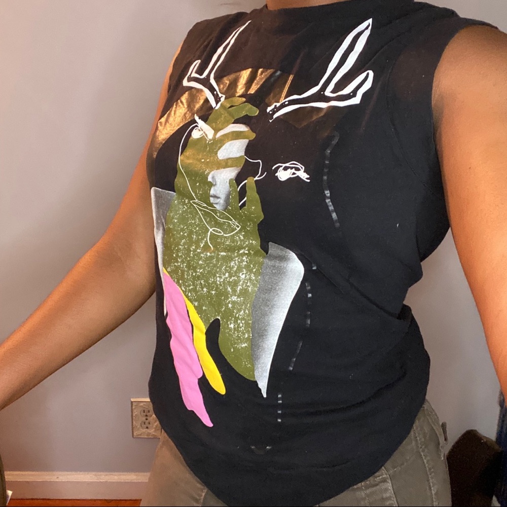 Abstract Muscle Top